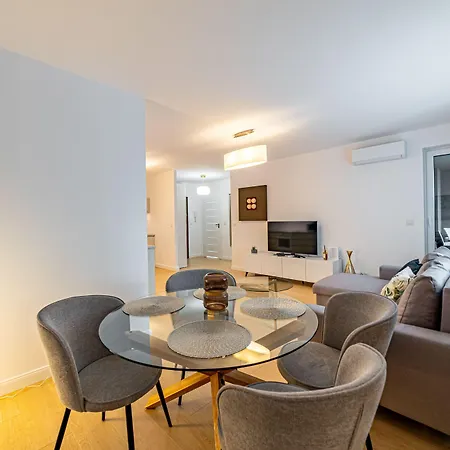 Rentplanet - Gwiazdzista アパート